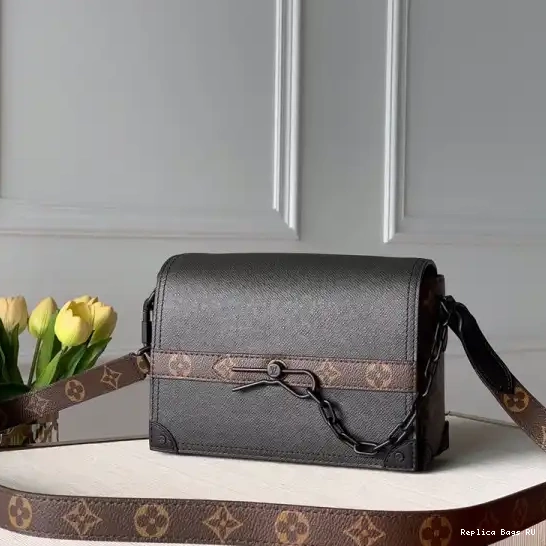 TRUNK LOUIS SOFT VUITTON 0603
